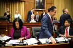 Indian american congresswoman pramila jayapal, pramila jayapal questioning mueller, watch indian american congresswoman pramila jayapal questions mueller, Paul manafort