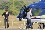 Shah Rukh Khan news, Shah Rukh Khan, srk hires a chopper to reach the sets of zero, Abhay deol